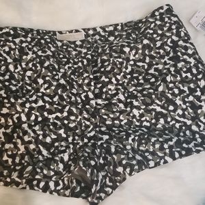 Classy Michael Kors Shorts (16) NWT